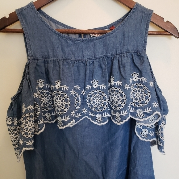 Adorable Embroidered Laser Cut Ruffled Tank Top - Picture 11 of 12